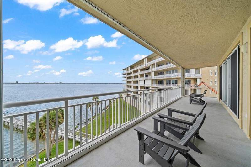 3 bedroom Condominium at 4955 Dixie Highway #505, Venetian Bay Condo Ph I, Palm Bay — photo 2