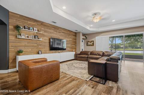 570 Gardendale Circle, Palm Bay FL - photo 7 of 37