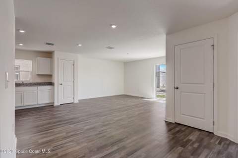 1455 Hayworth Circle, Palm Bay FL - photo 13 of 37