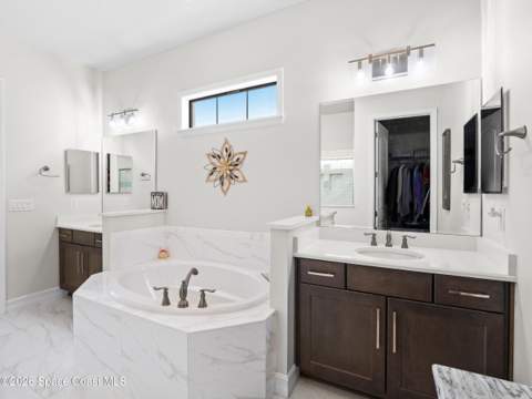 2377 Trava Lane, Melbourne FL - photo 18 of 44