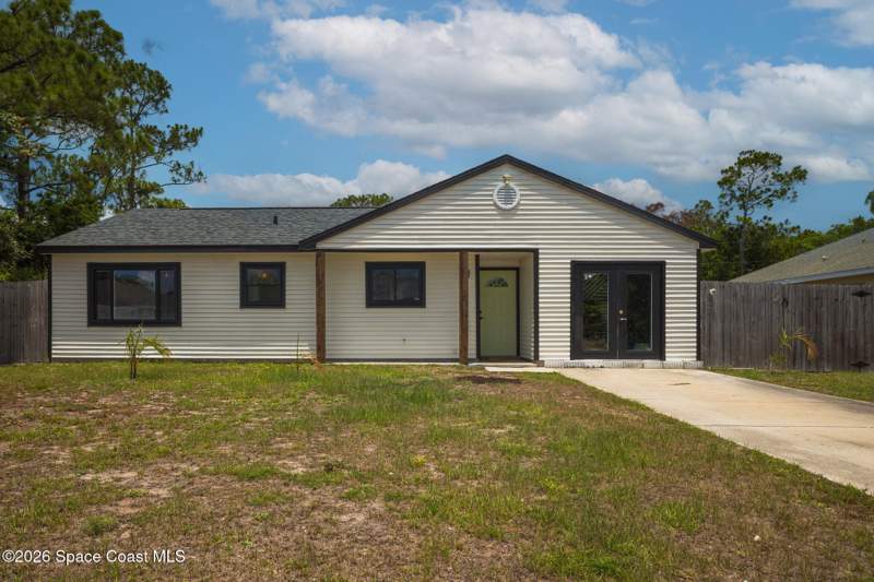 3 bedroom Single Family Residence at 818 Brittan Avenue, Port Malabar Unit 12, Palm Bay — photo 2
