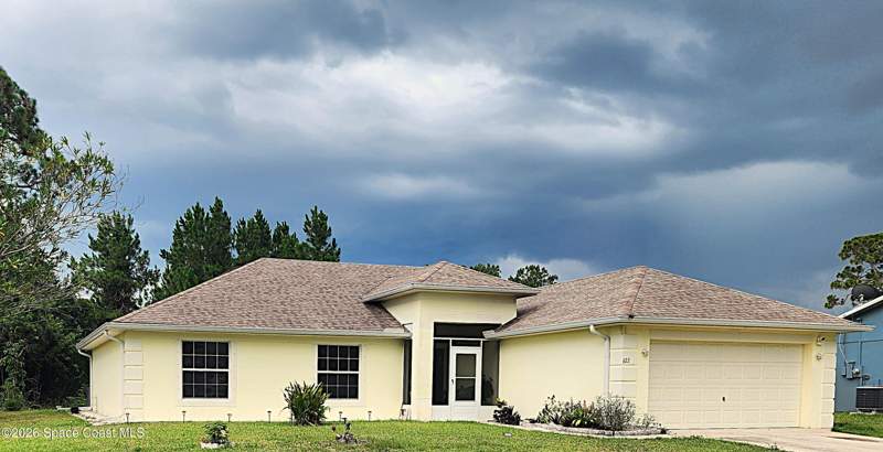 4 bedroom Single Family Residence at 622 SW Weaver Road, Port Malabar Unit 20, Palm Bay — photo 2