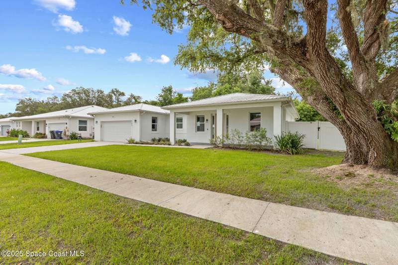 4 bedroom Single Family Residence at 2185 Louisiana Street, Sun Valley Subd, Titusville — photo 4