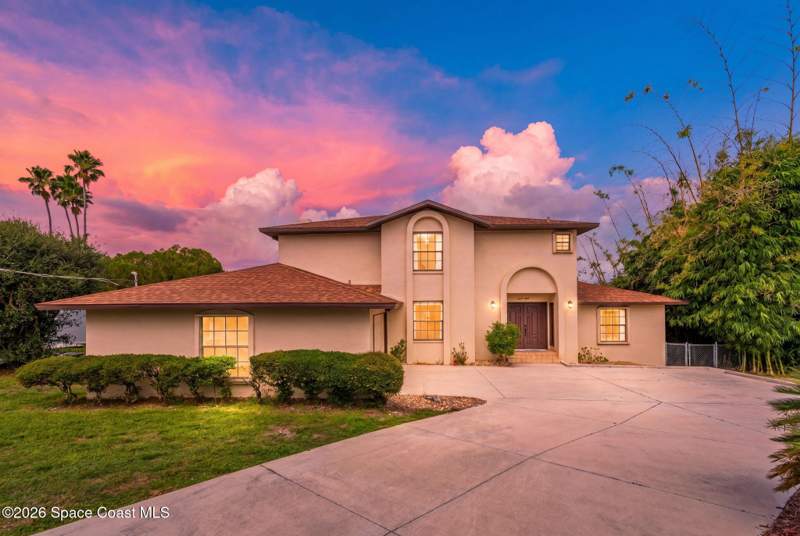 5 bedroom Single Family Residence at 750 W Whitmire Drive, Loveridge Heights Subd, Melbourne — photo 3