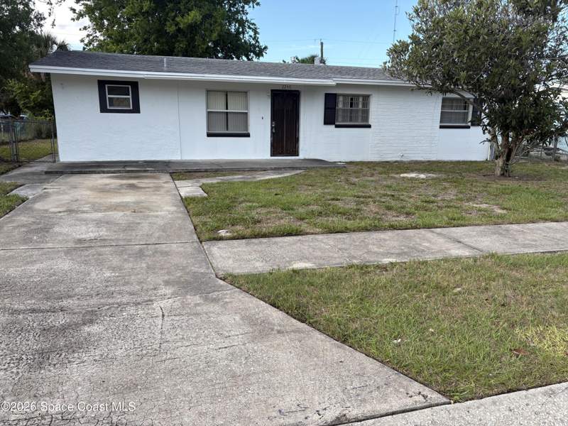 4 bedroom Single Family Residence at 2240 White Sands Drive, Whispering Hills Country Club Estates Sec No 5, Titusville — photo 2