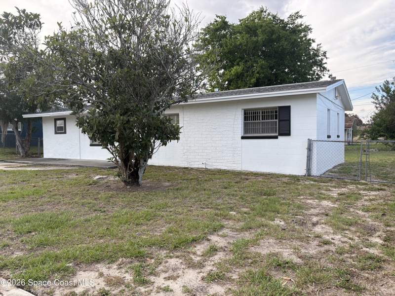 4 bedroom Single Family Residence at 2240 White Sands Drive, Whispering Hills Country Club Estates Sec No 5, Titusville — photo 3