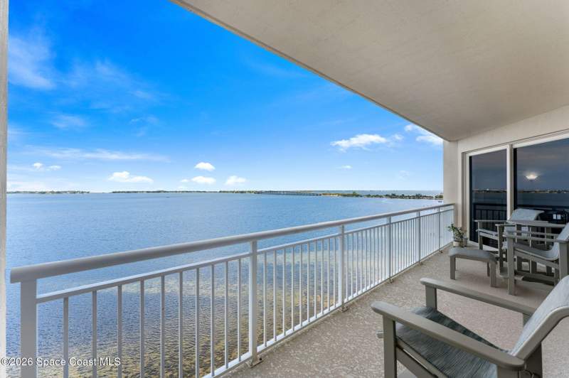 3 bedroom Condominium at 1435 S Harbor City Boulevard #803, Paramount Riverfront, Melbourne — photo 2