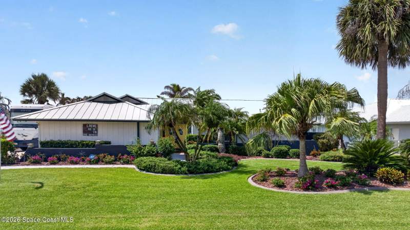 3 bedroom Single Family Residence at 405 S Banana River Boulevard, Cocoa Isles 11th Cape Royal Addn Phase 3, Cocoa Beach — photo 5