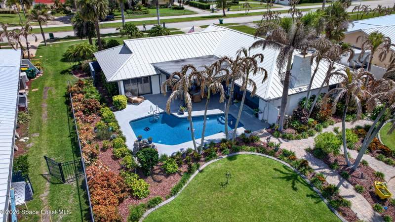 3 bedroom Single Family Residence at 405 S Banana River Boulevard, Cocoa Isles 11th Cape Royal Addn Phase 3, Cocoa Beach — photo 3