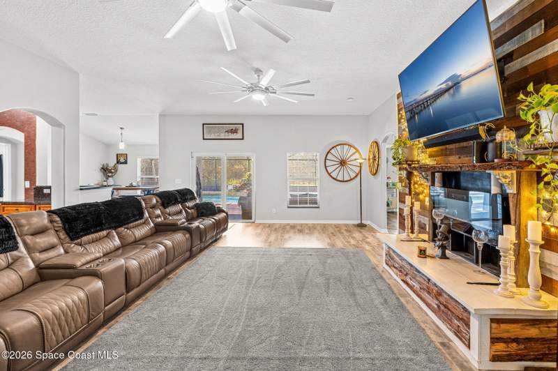 4 bedroom Single Family Residence at 4148 Gardenwood Circle, Cypress Creek Subdivision Phase 2, Grant — photo 5
