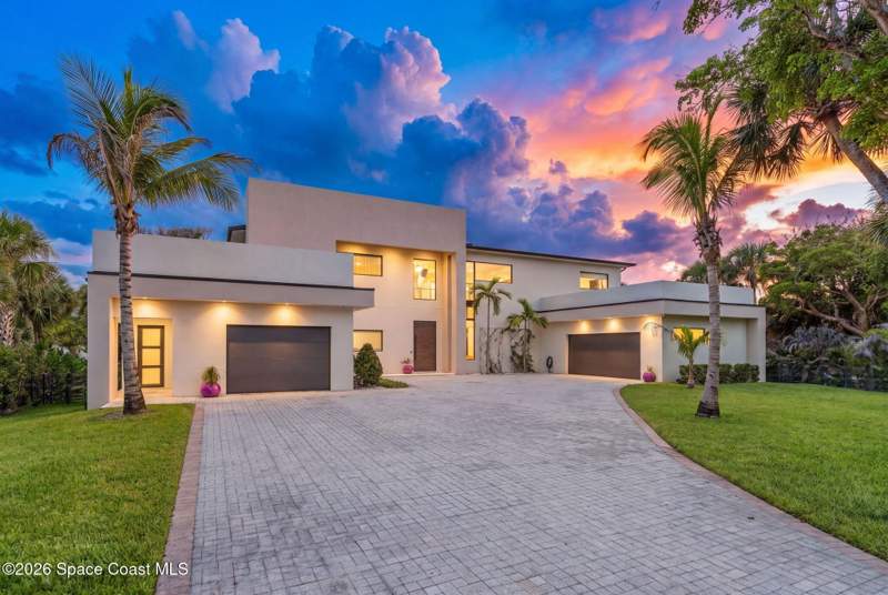 5 bedroom Single Family Residence at 7866 Casuarina Drive, Sebastain Pines, Melbourne Beach — photo 3