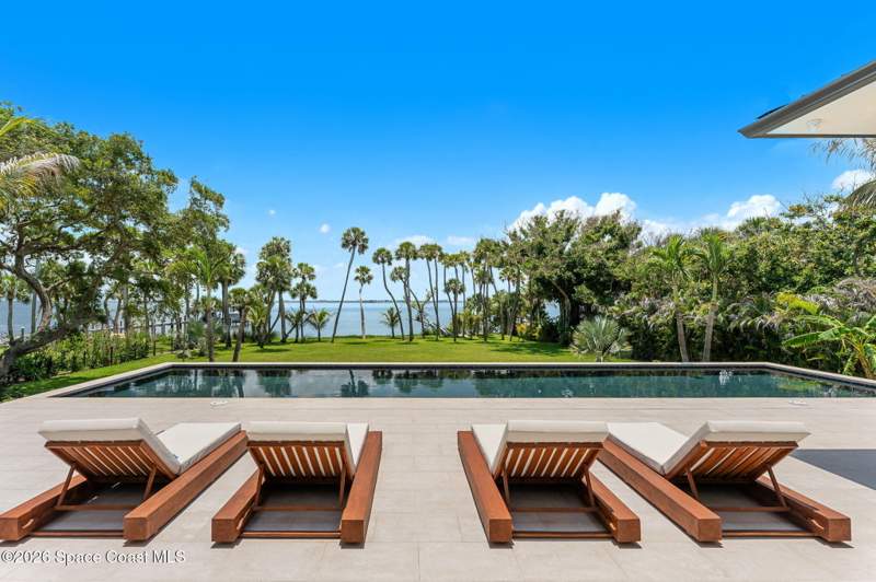 5 bedroom Single Family Residence at 7866 Casuarina Drive, Sebastain Pines, Melbourne Beach — photo 5