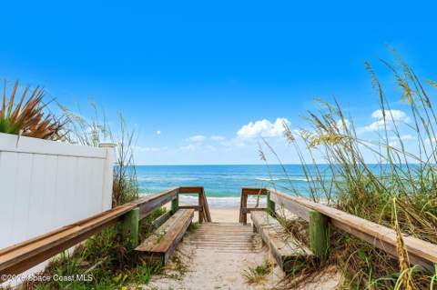 7866 Casuarina Drive, Melbourne Beach FL - photo 15 of 154