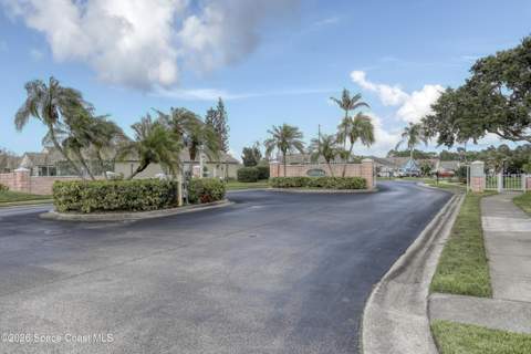 2153 Redwood Circle, Palm Bay FL - photo 13 of 17