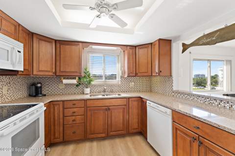 190 Escambia Lane #305, Cocoa Beach FL - photo 7 of 50