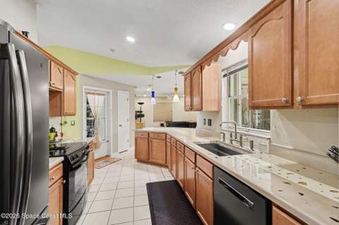 2410 Sea Avenue, Indialantic FL - photo 8 of 27