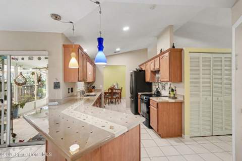 2410 Sea Avenue, Indialantic FL - photo 10 of 27