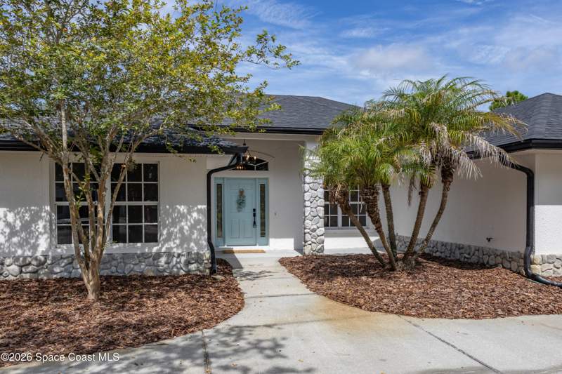 4 bedroom Single Family Residence at 2160 Windbrook Drive, Summerfield at Bayside Lakes Phase 3, Palm Bay — photo 3