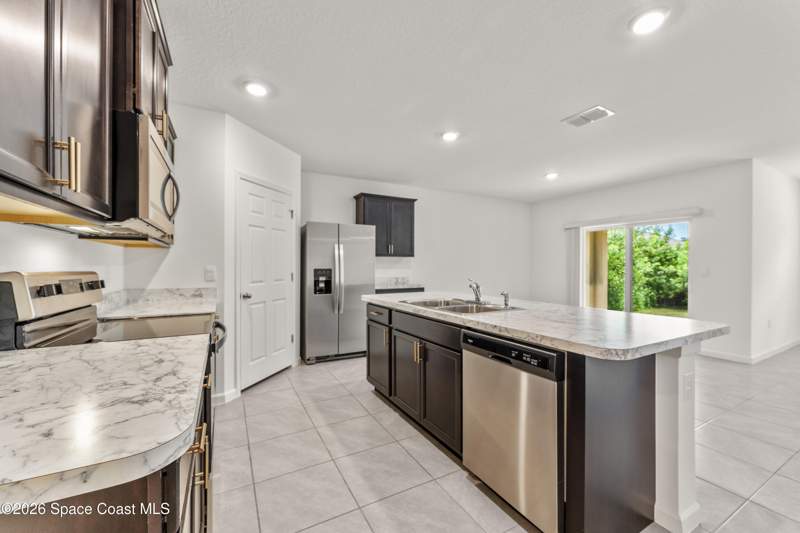 4 bedroom Single Family Residence at 1085 Cranberry Road, Port Malabar Unit 12, Palm Bay — photo 3