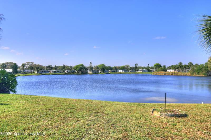 2 bedroom Manufactured Home at 7622 Great Bear Lake Drive #30, Snug Harbor Lakes Condo, Micco — photo 3