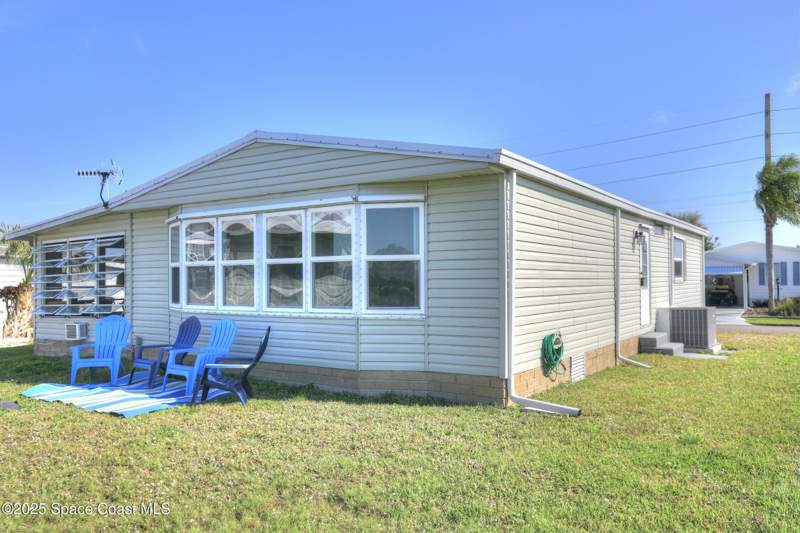 2 bedroom Manufactured Home at 7622 Great Bear Lake Drive #30, Snug Harbor Lakes Condo, Micco — photo 5