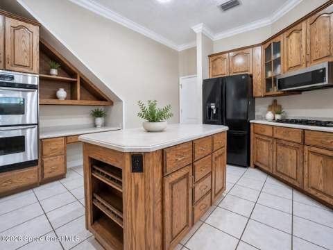 772 Oak Park Drive, Melbourne FL - photo 6 of 48