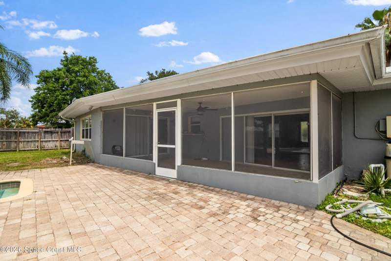 4 bedroom Single Family Residence at 565 Teakwood Avenue, Michigan Beach 3rd Addn To, Satellite Beach — photo 5
