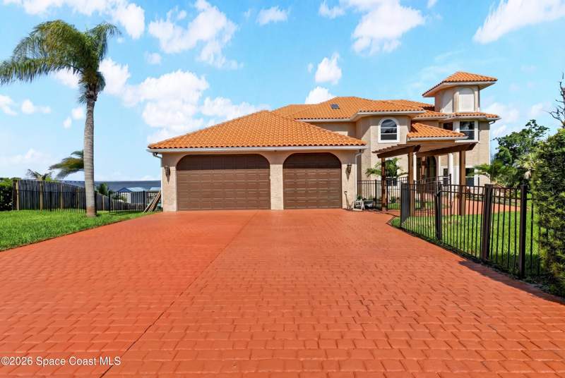 5 bedroom Single Family Residence at 6715 Riveredge Drive, Bellewood Plat No 2, Titusville — photo 2