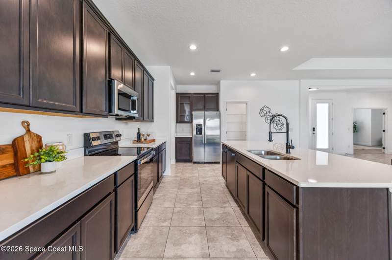 4 bedroom Single Family Residence at 195 Loymer Circle, Savannah Landings, Merritt Island — photo 2