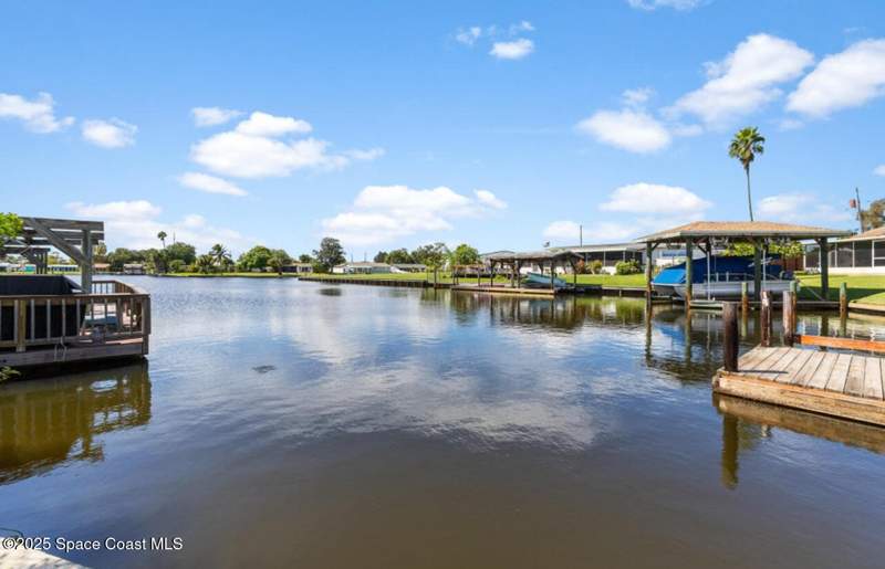 4 bedroom Single Family Residence at 280 Tiki Drive, Catalina Isle Estates Unit 2A, Merritt Island — photo 3