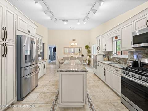 2582 Empire Avenue, Melbourne FL - photo 17 of 43