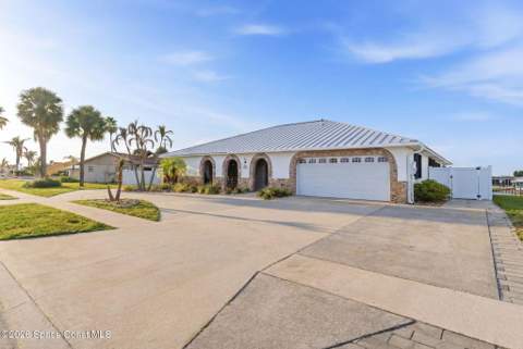 1525 Sykes Creek Drive, Merritt Island FL - photo 6 of 65