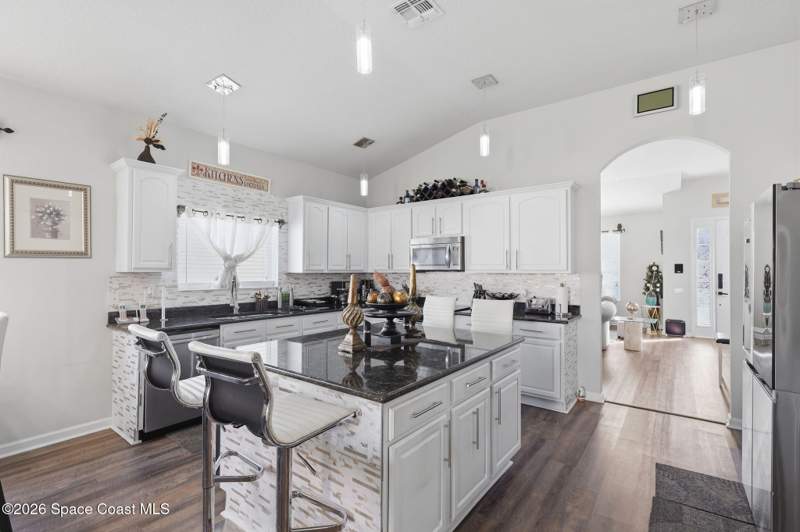 4 bedroom Single Family Residence at 1574 Dittmer Circle, Waterstone Plat 1 Pud, Palm Bay — photo 4