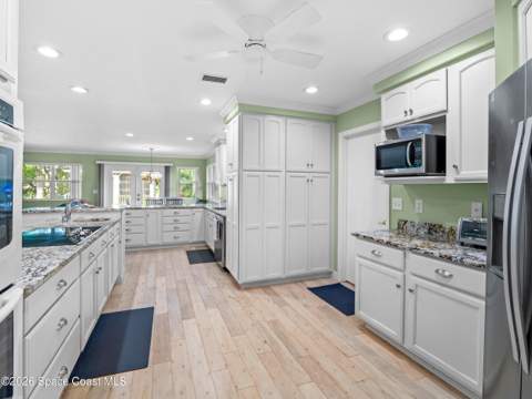 609 Manor Place, West Melbourne FL - photo 11 of 52