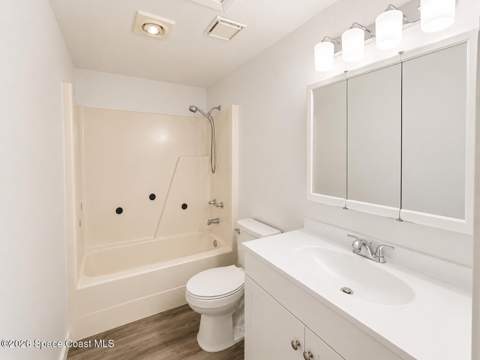 581 Borraclough Avenue, Palm Bay FL - photo 13 of 22
