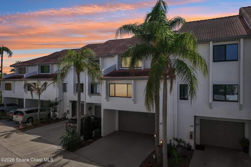 4 bedroom Condominium at 59 E Broad Street, Bay Pointe Condo, Titusville — photo 2