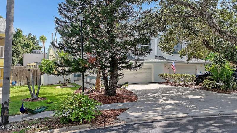 3 bedroom Townhouse at 104 Ocean Garden Lane, Ocean Gardens Wave 1, Cape Canaveral — photo 2