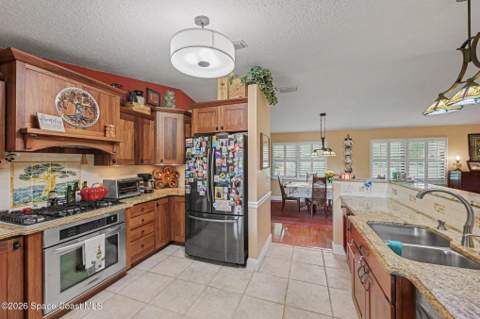 1810 Whispering Oaks Circle, Melbourne FL - photo 11 of 40