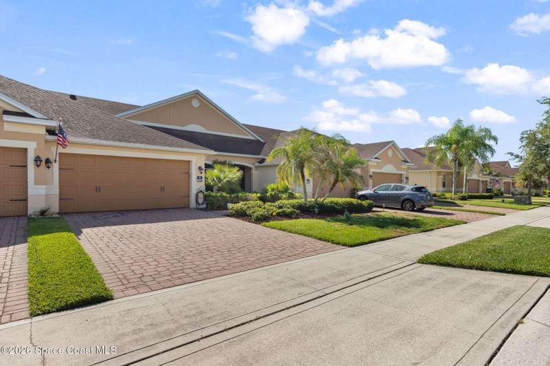 3 bedroom Townhouse at 5637 Tamarac Drive, Stoneridge Subdivision, Melbourne — photo 3
