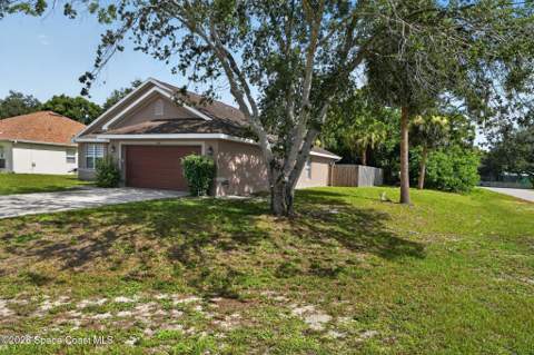 415 Freeman Road, Palm Bay FL - photo 6 of 32