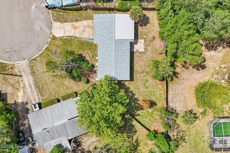 3 bedroom Single Family Residence at 610 East Court, Lenore Addn Unit No 5, Titusville — photo 2