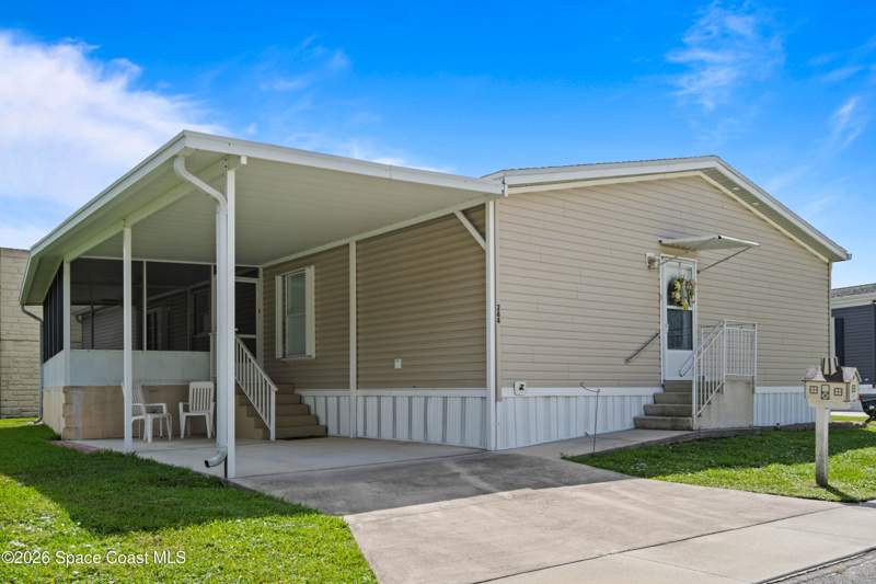 4 bedroom Manufactured Home at 264 Holiday Park Boulevard, Port Malabar Holiday Park Unit 1 1st Replat, Palm Bay — photo 2