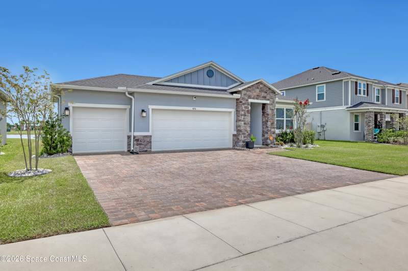 4 bedroom Single Family Residence at 476 Glaspell Circle, Gardens At Waterstone Phase 2, Palm Bay — photo 4