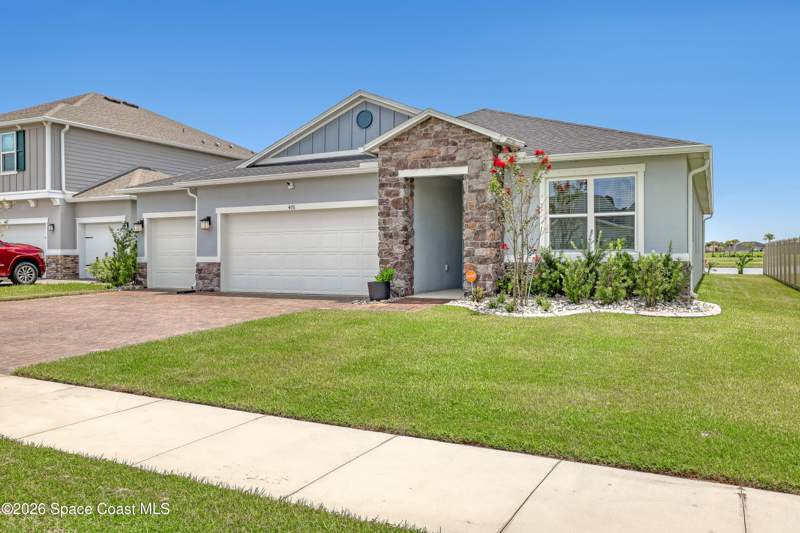 4 bedroom Single Family Residence at 476 Glaspell Circle, Gardens At Waterstone Phase 2, Palm Bay — photo 3