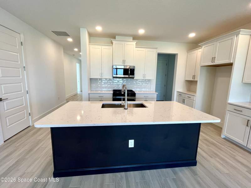 3 bedroom Single Family Residence at 3104 Dampier Drive, Crossmolina, Melbourne — photo 3