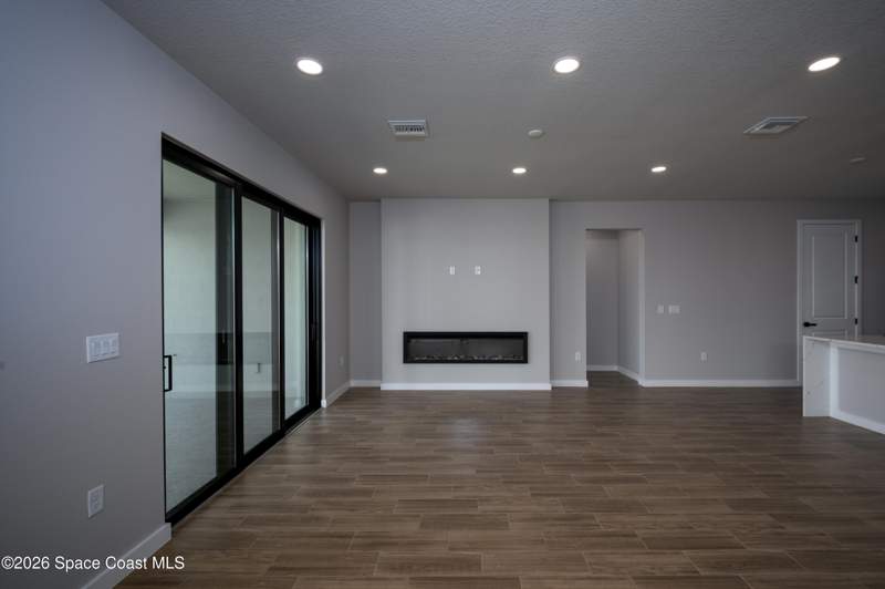 3 bedroom Single Family Residence at 2995 Dampier Drive, Crossmolina, Melbourne — photo 5