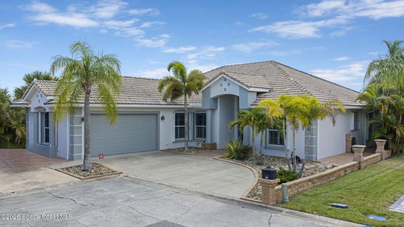 4 bedroom Single Family Residence at 809 W Central Boulevard, Angels Isle, Cape Canaveral — photo 3