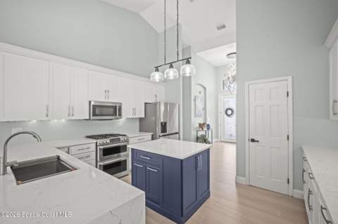 809 W Central Boulevard, Cape Canaveral FL - photo 22 of 87