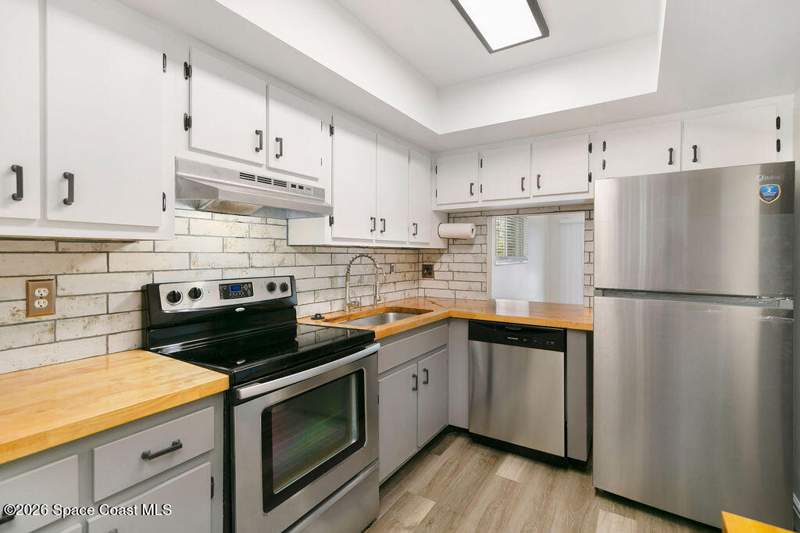 1 bedroom Condominium at 3001 Thrush Drive #219, Pinewood Village of Melbourne Condo No 2, Melbourne — photo 3