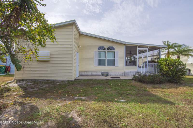 2 bedroom Manufactured Home at 7555 Boxelder Road, Sebastian, Sebastian — photo 4